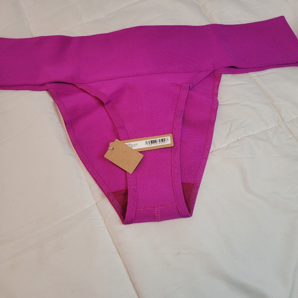 Skims swim bottom